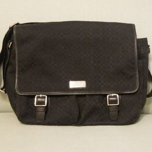 COACH BLACK VOYAGER MESSENGER BAG *EUC*